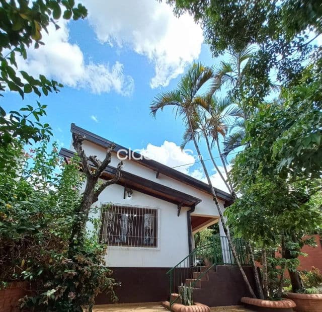 casa en el barrio Santa María, a 3 cuadras de la ruta sexta: 3 habitaciones y 2 baño