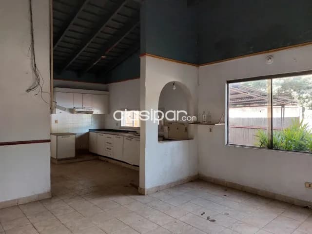 Amplia casa toda en planta baja en Luque primer barrio‼️ c-1171 — foto 4