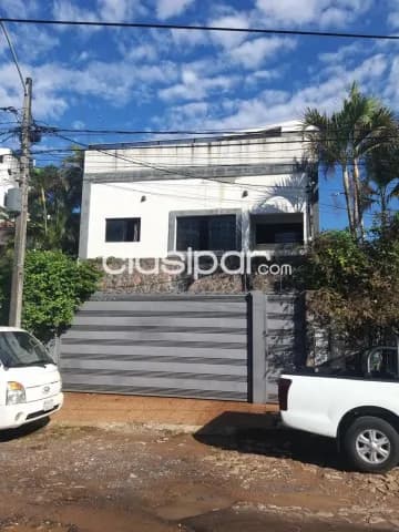 Casa en barrio Recoleta Asunción — foto 2