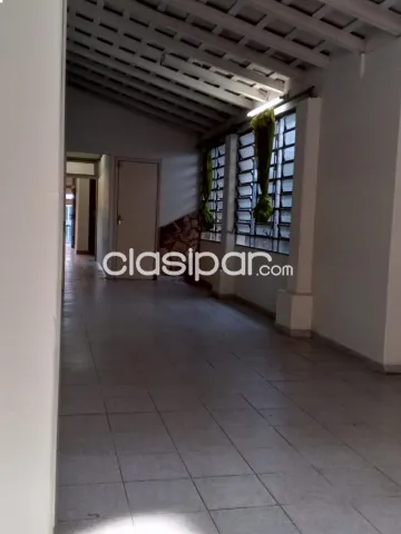 En venta amplia casa en bo sajonia, con patio ! A 2 minutos de las 2 costaneras!! — foto 3