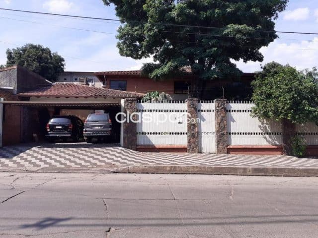 amplia Residencia en la Ciudad de Asuncion Barrio San Vicente en terreno de 1000m2 — foto 1