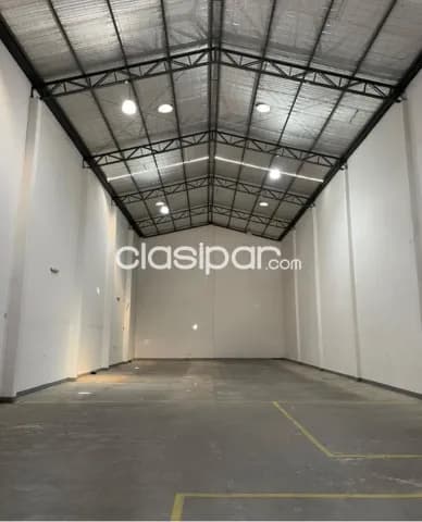 Z/ eusebio ayala y kubitschek: Impecable deposito p/ mercaderías y otros + oficinas +estac, foto 4