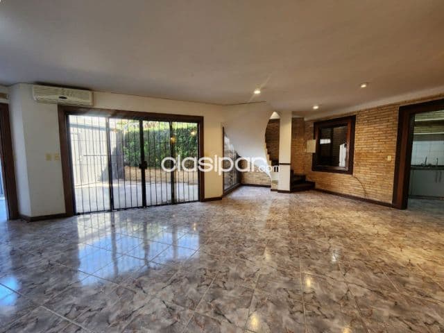 En venta confortable duplex en asuncion, barrio Herrera. Cod 5147