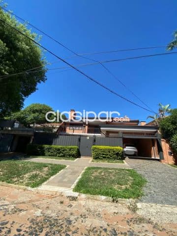 Casa en asuncion, barrio mburucao. Cod 5163