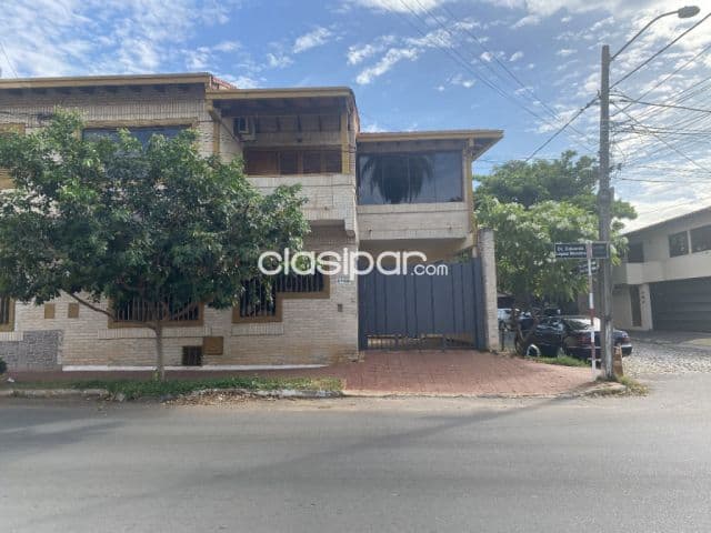 Se vende duplex en b° Recoleta - asuncion