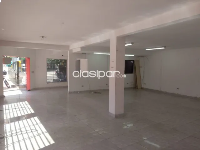 Local Comercial en Alquiler - UBICACIÓN INMEJORABLE — foto 3