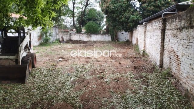 Se vende terreno en el centro de Luque (420 M²)