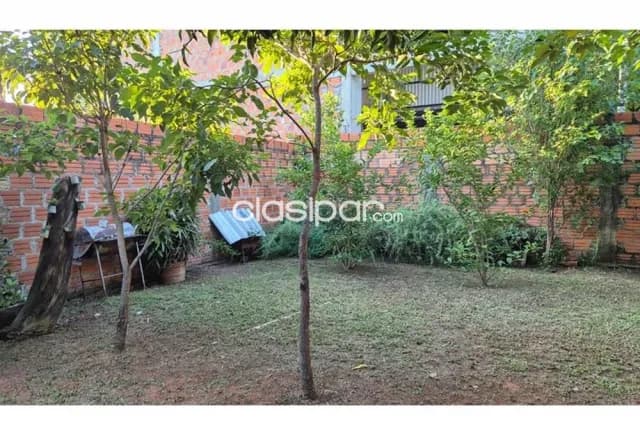 casa con amplio terreno en Luque — foto 2
