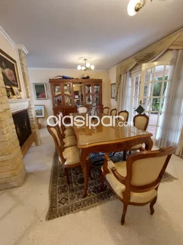 Amplia Residencia de 975 m2 en el Barrio Mcal. Estigarribia - CLHO6955450 — foto 3