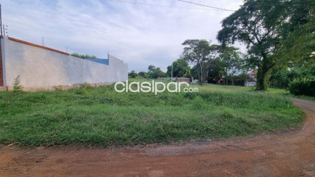 Terreno en esquina en Luque
