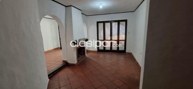 Casa en lambare zona uca cod 5358