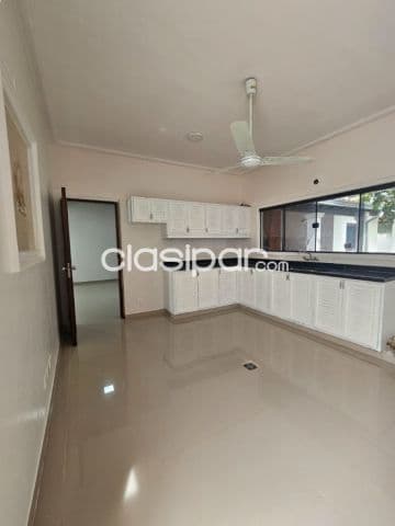 Casa totalmente renovada en barrio Jara zona colegio frances cod 5448