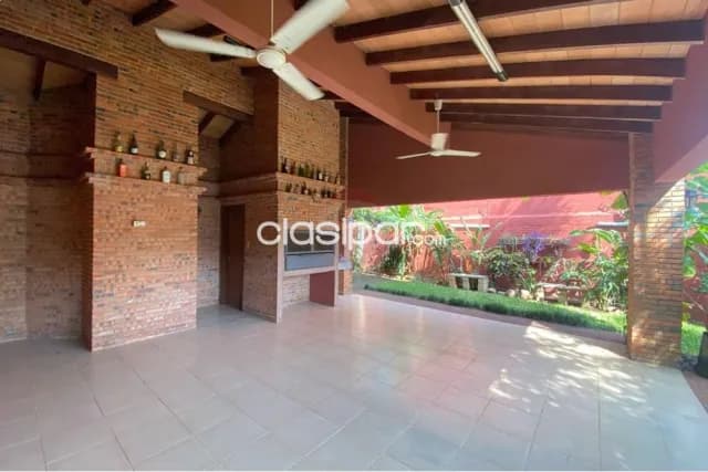 Hermosa residencia sobre laguna grande. Fernando de la Mora z. Norte — foto 3