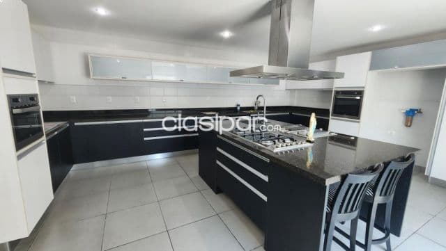 Casa en Venta de 5 dormitorios en Suite, Zona Barrio San Cristóbal