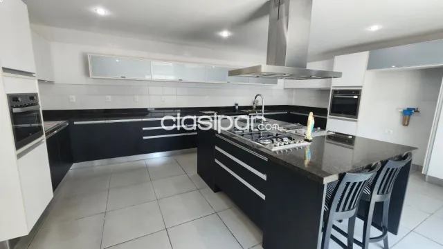 Casa en Venta de 5 dormitorios en Suite, Zona Barrio San Cristóbal — foto 2