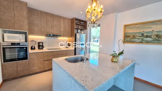 Sunset hills, sanber: Bella residencia minimalista, 3 dormit, ambientes amplios, quincho — foto 4