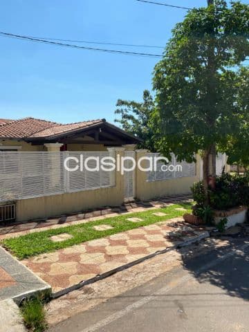 Hermosa casa en Fernando de la Mora zona sur