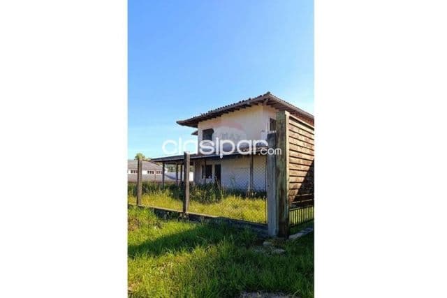 Casa 2 plantas a terminar Luque zarate isla a 5 min.del aeropuerto y rakiura