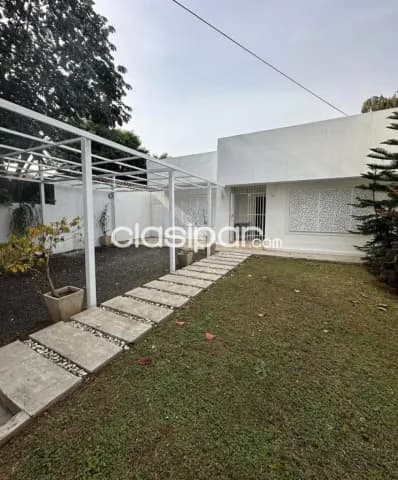 Prox. Ips central: Confortable residencia p/ oficinas, 5 ambientes, recepción, 5 garages — foto 2