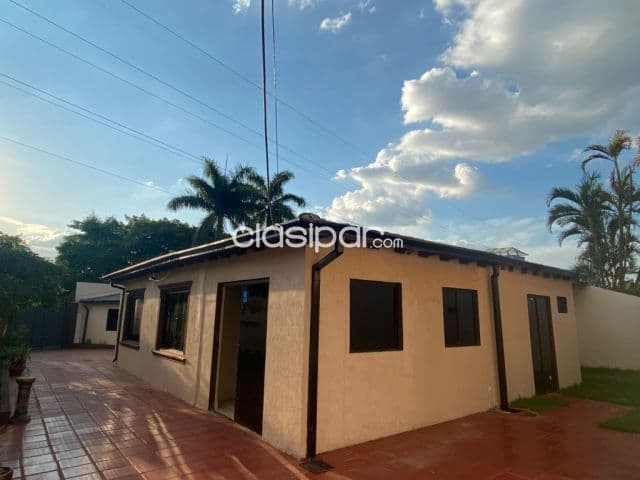 Casa en lambare barrio valle apua i cod 5283