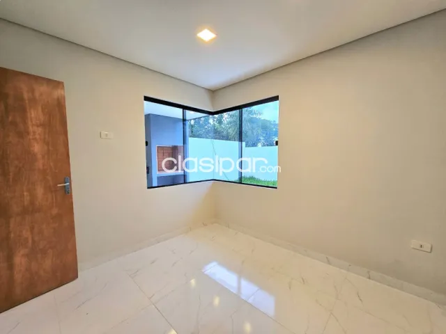 Chalet a estrenar en capiata a una cuadra de av. Emilio gabriaguez de tres dormit — foto 4