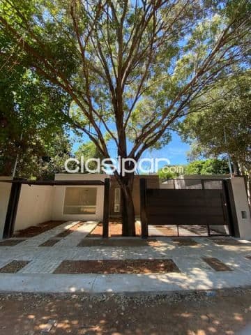 Chalet a estrenar en Mariano Roque Alonso zona aeropuerto cod 5306