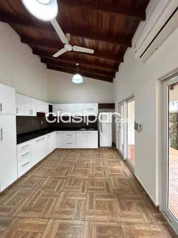 Hermosa casa en venta en Encarnación. Barrio María Auxiliadora. Encarnación, foto 5