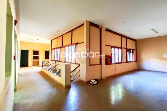 Terreno c/edificio en esquina 3.850 m2 a 300 mtrs d mcal.lopez-san cristobal, foto 3