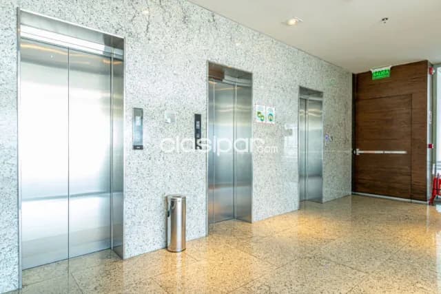 Oficina corporativa en alquiler en Asunción - Las Lomas — foto 5