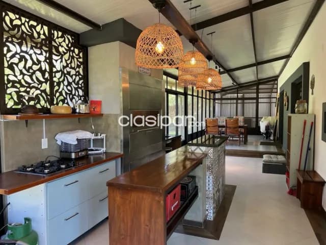 Elegante residencia con piscina y jardín paradisíaco – Paraguay, foto 3