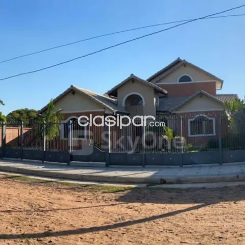 Hermosa residencia a la venta en el yacht & golf club - lambare, foto 2