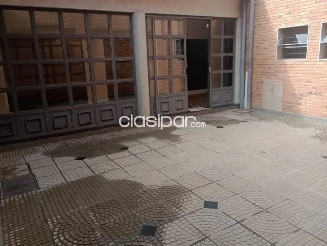 En el centro amplia casona refaccionada a nueva en la zona de palma y montevideo — foto 3