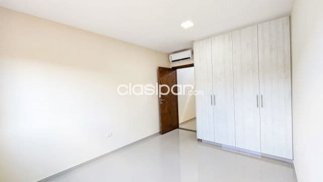 Duplex a estrenar en barrio mburukuya de tres dormit