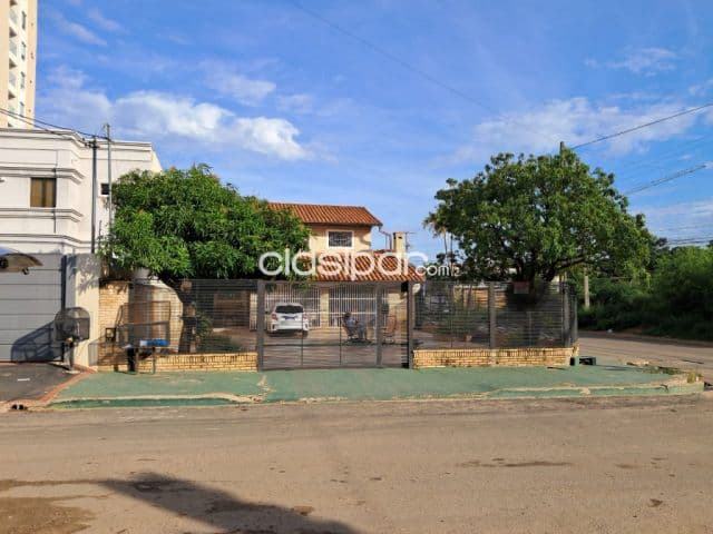 PROPIEDAD ZONA CIT sobre asfalto y esquina!!! Cod: P100