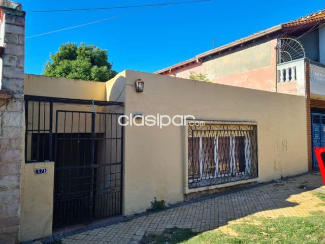 Sajonia Excelente Oportudad Chalet P Reciclar A Precio De Terreno 500000000 Gs — foto 1