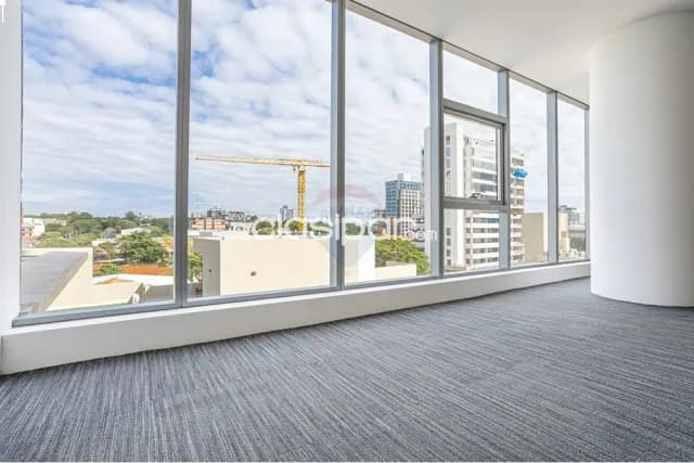 En venta oficina en eje corporativo de Villa Morra, foto 3