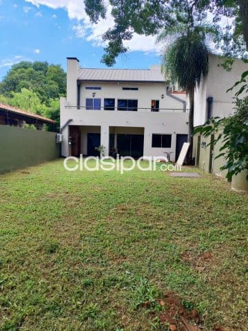 Casa en lambare zona super seis cod 5368
