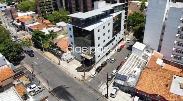 Edificio de 2.613 m2 en Esquina, Av. Perú y Rio de Janeiro - CLOF7035752 — foto 1