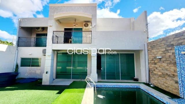 Casa en Venta de 4 dormitorios + escritorio, Zona San Lorenzo / Palacio de Justicia