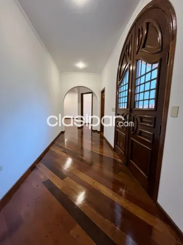 Los laureles: Distinguida residencia, amplia recepcion, parquet, escrit, 4 dormit, galeria, foto 3