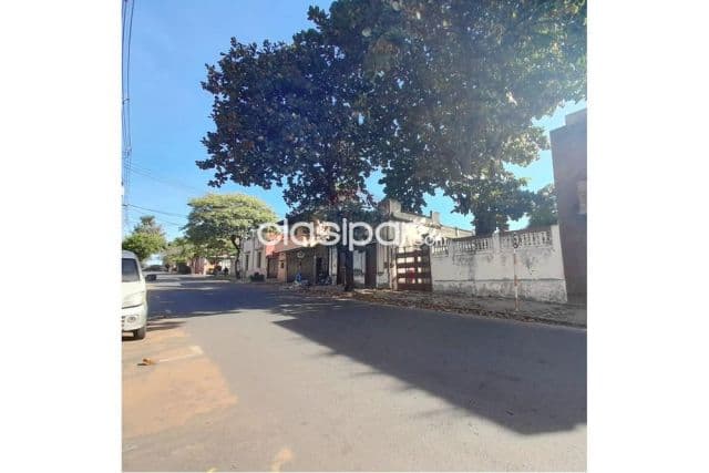 En venta: terreno amplio en Barrio Dr. Francia – 750 m² para tu proyecto – USD 200.000