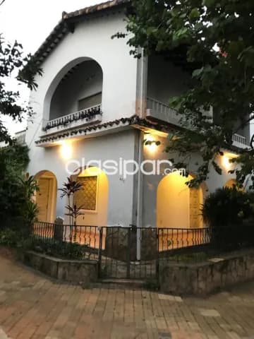 Hermosa casona en esquina, foto 3