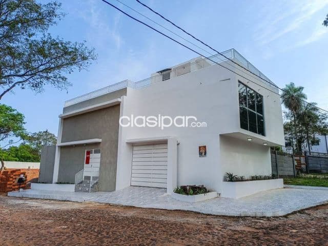 Hermoso duplex en lambare barrio mbachio