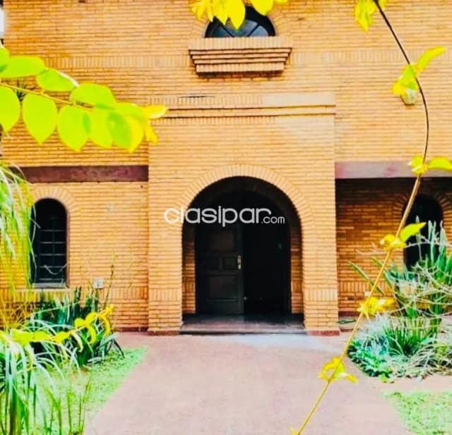 Z/ avda. Mcal. Lopez: Importante residencia p/ uso corporativo, 1.500 m2. Grandes ambiente — foto 4
