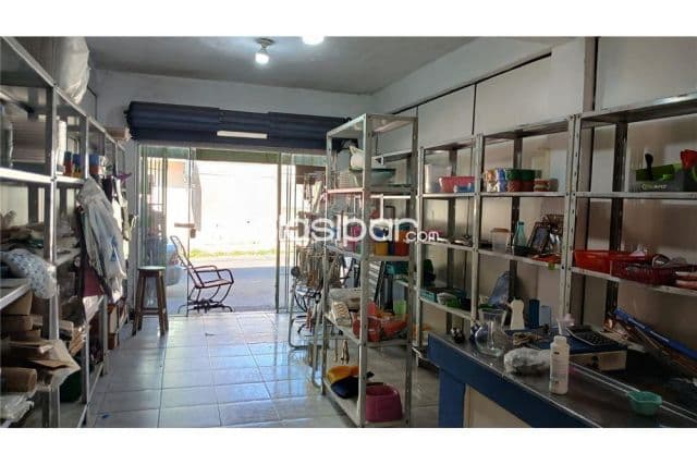 Ñemby local comercial s/asfaltada def.del chaco a 200mtrs de acceso sur-z.muy comerc — foto 1