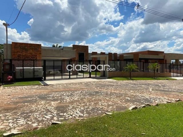 Surubi`i, venta/ alquiler: Inigualable residencia, amplios ambientes, gran jardìn, quincho, foto 1