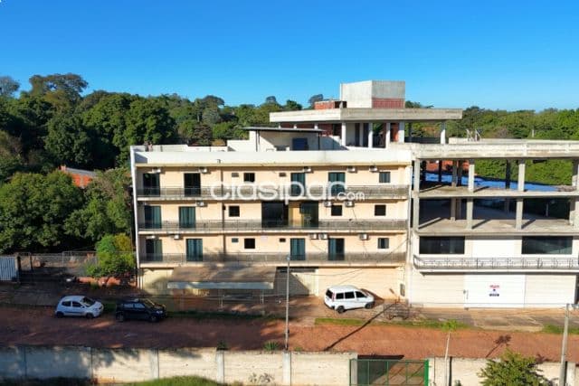En venta edificio con departamentos y salones, foto 1