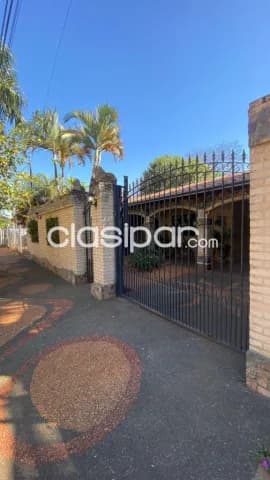 En Venta Espacioso Casa situado en el Barrio La Amistad de la ciudad de Luque ✨🤩 — foto 2