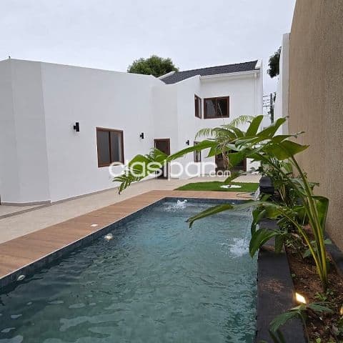 casa de 4 dormitorios en barrio Jara Asunción