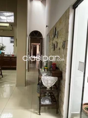 Prox. Perpetuo socorro, centro: En súper oferta! 7 dormitorios, 300 m2, sólo 850.000.000gs, foto 5